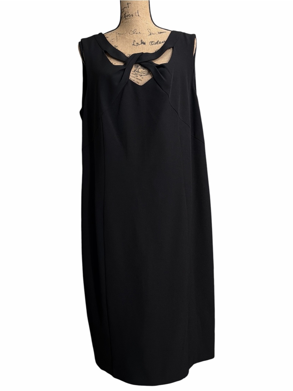 Jones Studio Sleeveless Black Bow-Accent Cut out Shift Dress NWT.  Size 16W